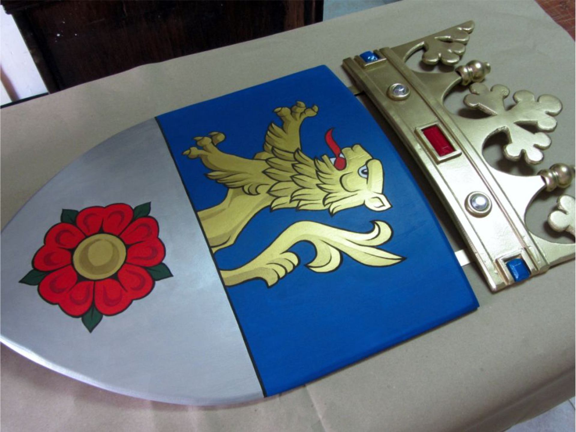 6-oruzje-i-heraldicki-rekviziti-2858603719.jpg